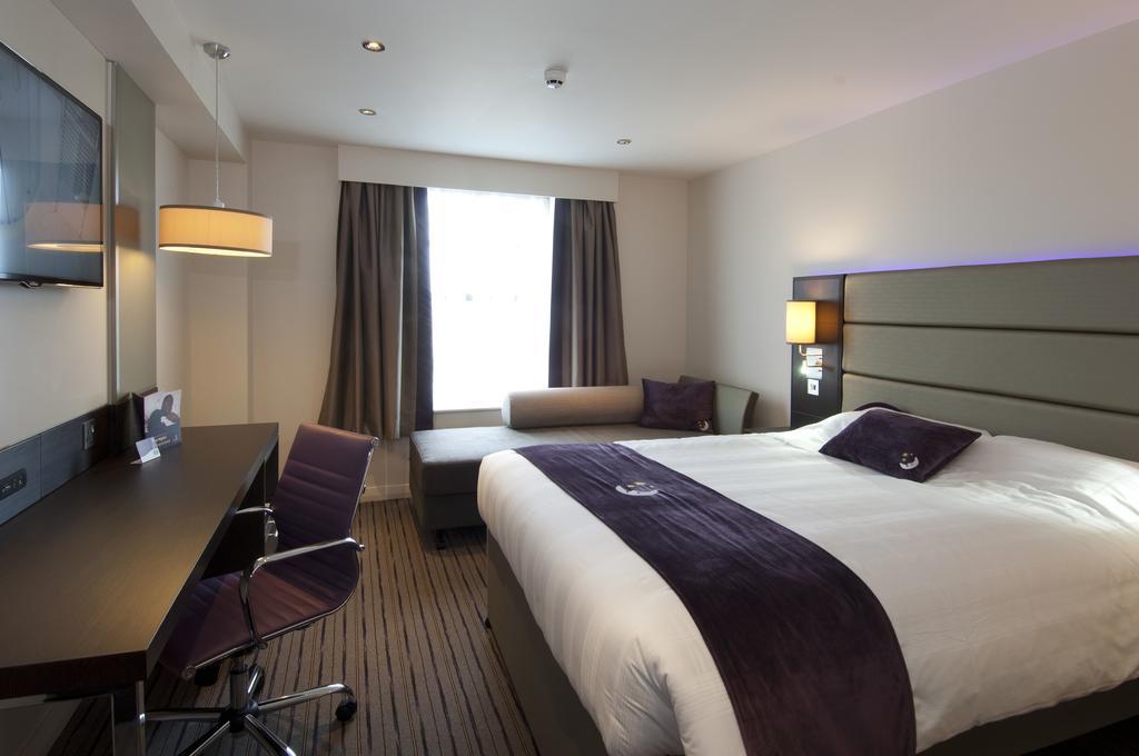Premier Inn Birmingham City Centre Bridge Street Exterior foto