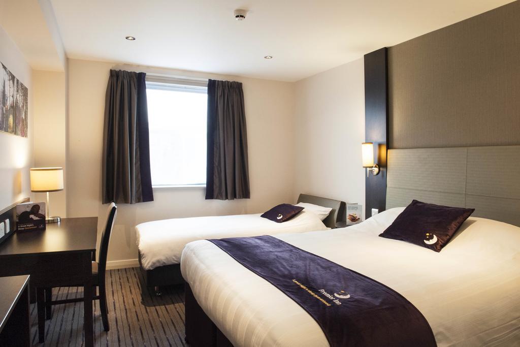 Premier Inn Birmingham City Centre Bridge Street Exterior foto